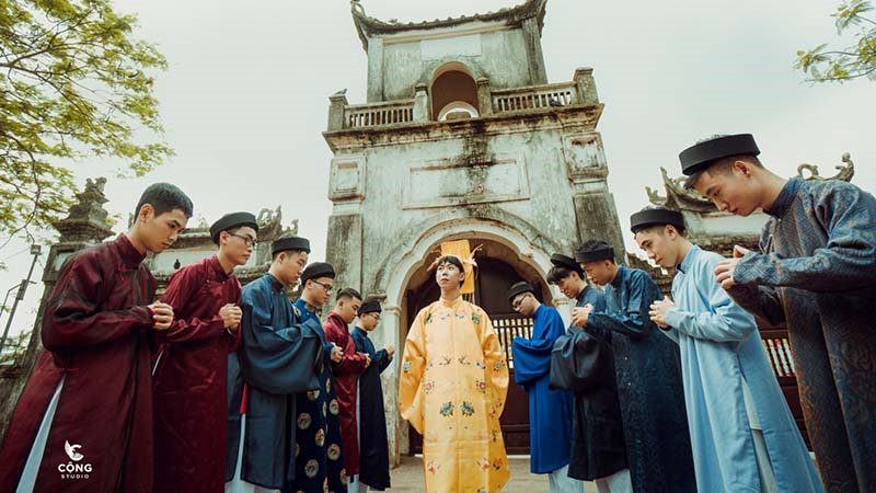 Bộ kỷ yếu tái hiện không khí ngày xưa với vua và các quan thần